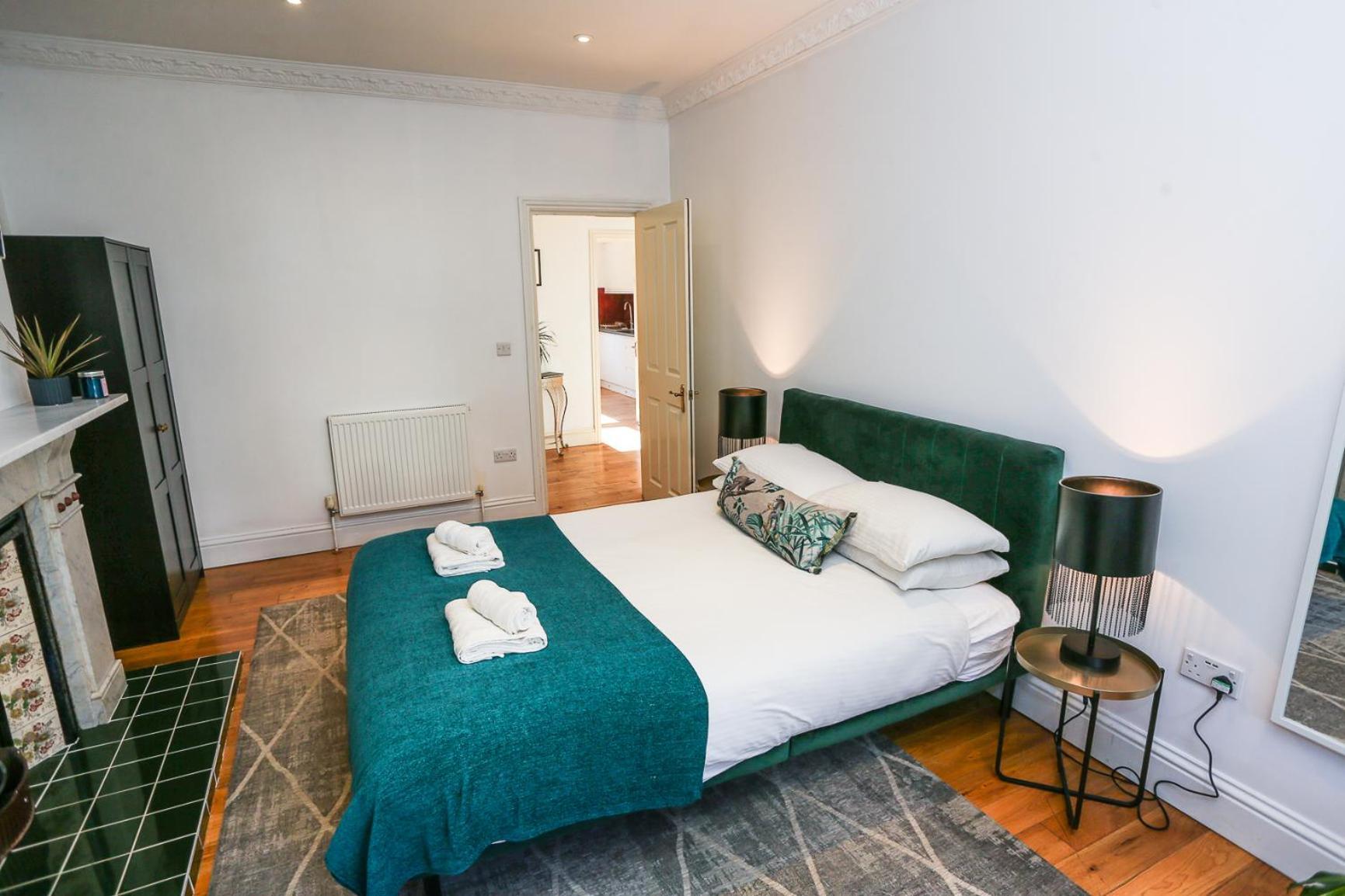 Newbridge Road, One Bedroom Apartment *
